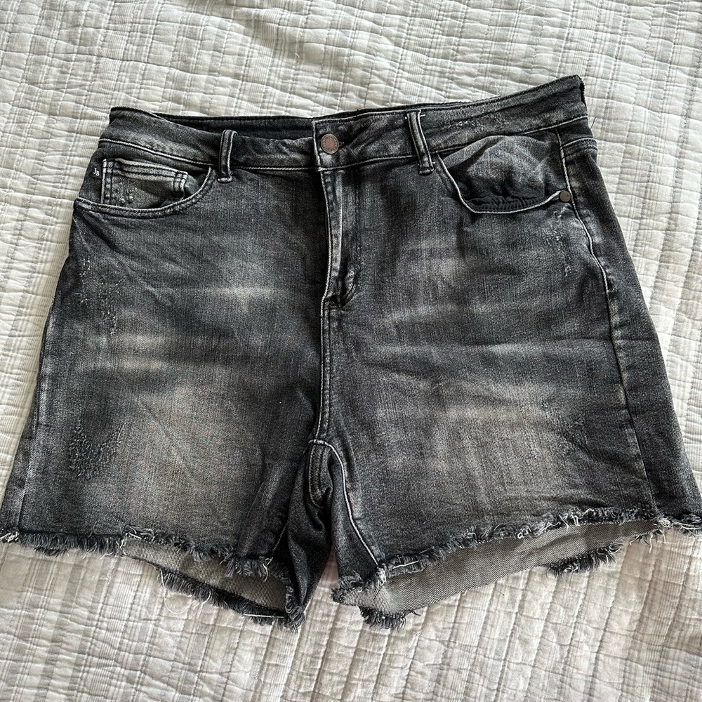 Plus Size Judy Blue shorts!